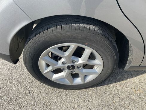 Used 2025 Kia Soul LX w/ LX Technology Package image 28