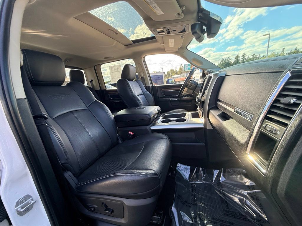 Used 2017 RAM 1500 Laramie AWD/4WD image 35