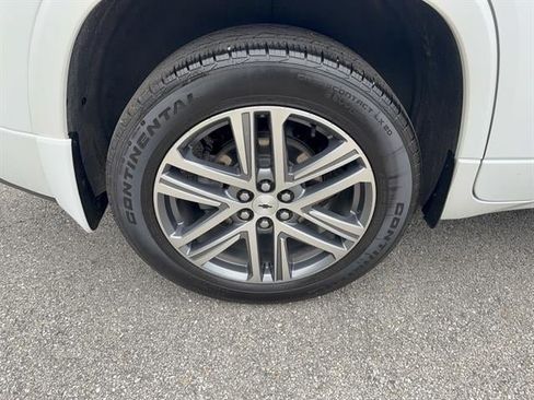 Used 2022 Chevrolet Traverse High Country w/ LPO, Floor Liner Package AWD/4WD image 12