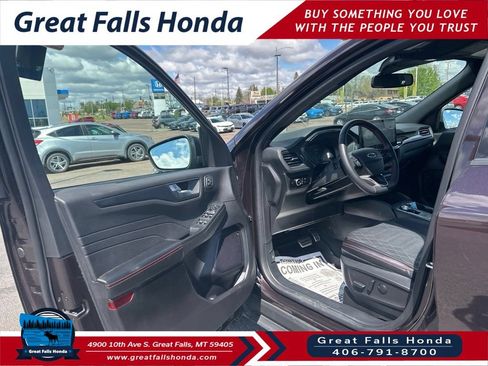 Used 2023 Ford Escape ST-Line Elite w/ Premium Technology Package AWD/4WD image 11
