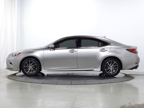 Used 2017 Lexus ES 350 w/ Luxury Package FWD image 4