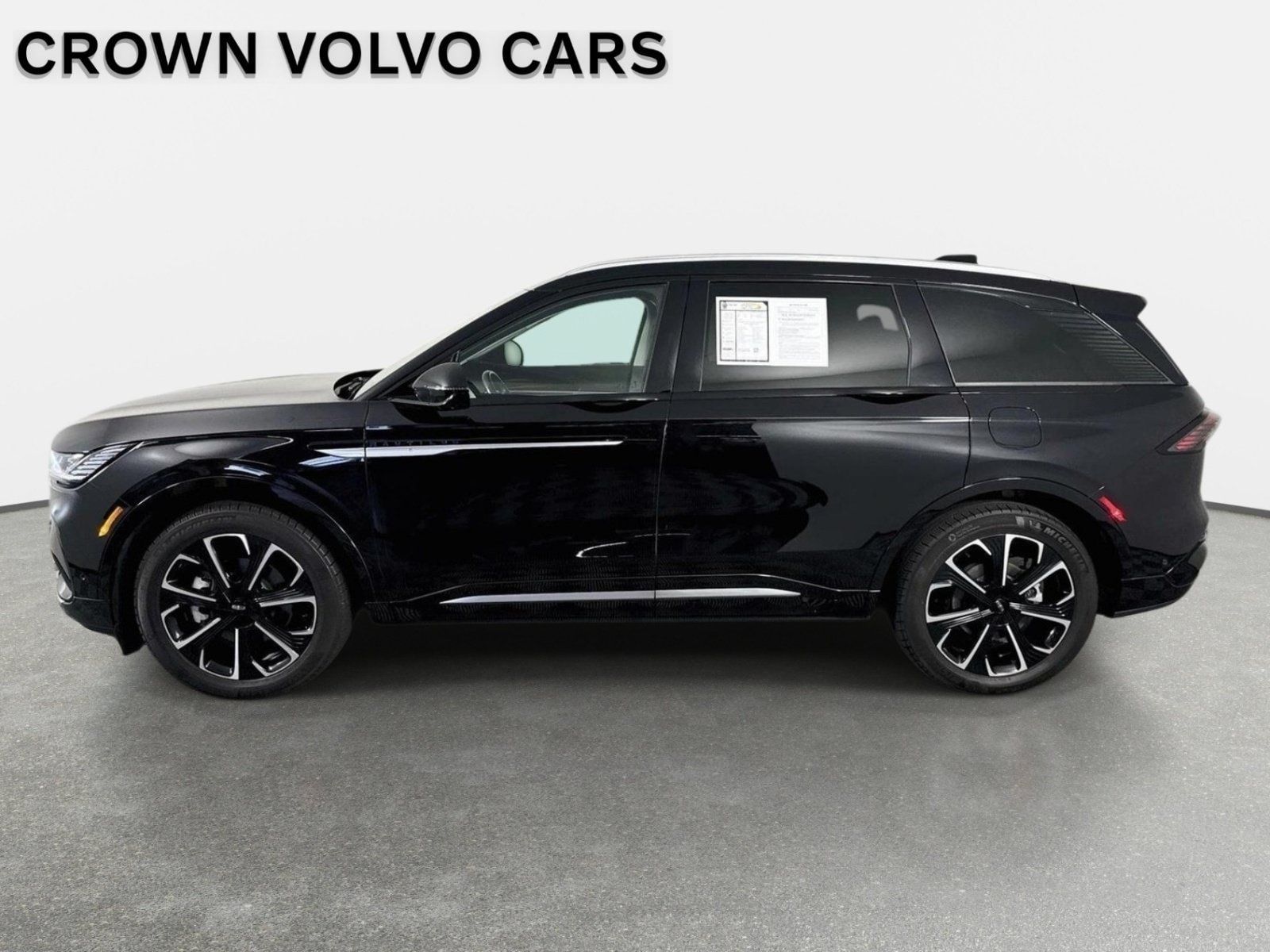 Used 2024 Lincoln Nautilus Reserve AWD/4WD image 9