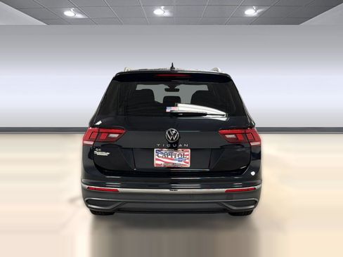 Used 2024 Volkswagen Tiguan SE FWD image 10