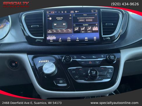 Used 2022 Chrysler Pacifica Touring-L image 28