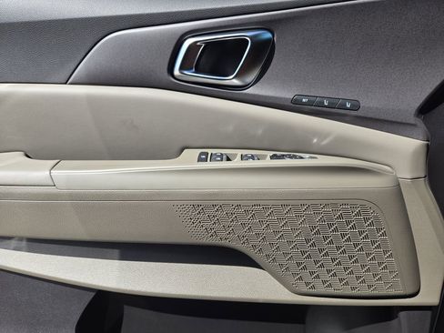 New 2026 Kia Carnival EX FWD image 18