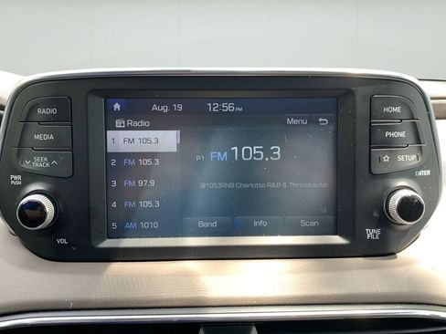 Used 2020 Hyundai Santa Fe SE FWD image 30