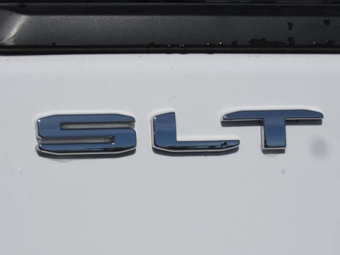 Used 2023 GMC Terrain SLT w/ Tech Package AWD/4WD image 9