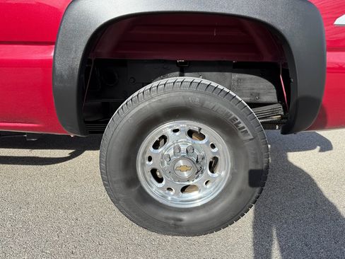 Used 2005 Chevrolet Silverado 2500 LT w/ Heavy-Duty Power Package image 30