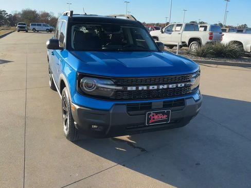 Used 2025 Ford Bronco Sport Outer Banks image 4