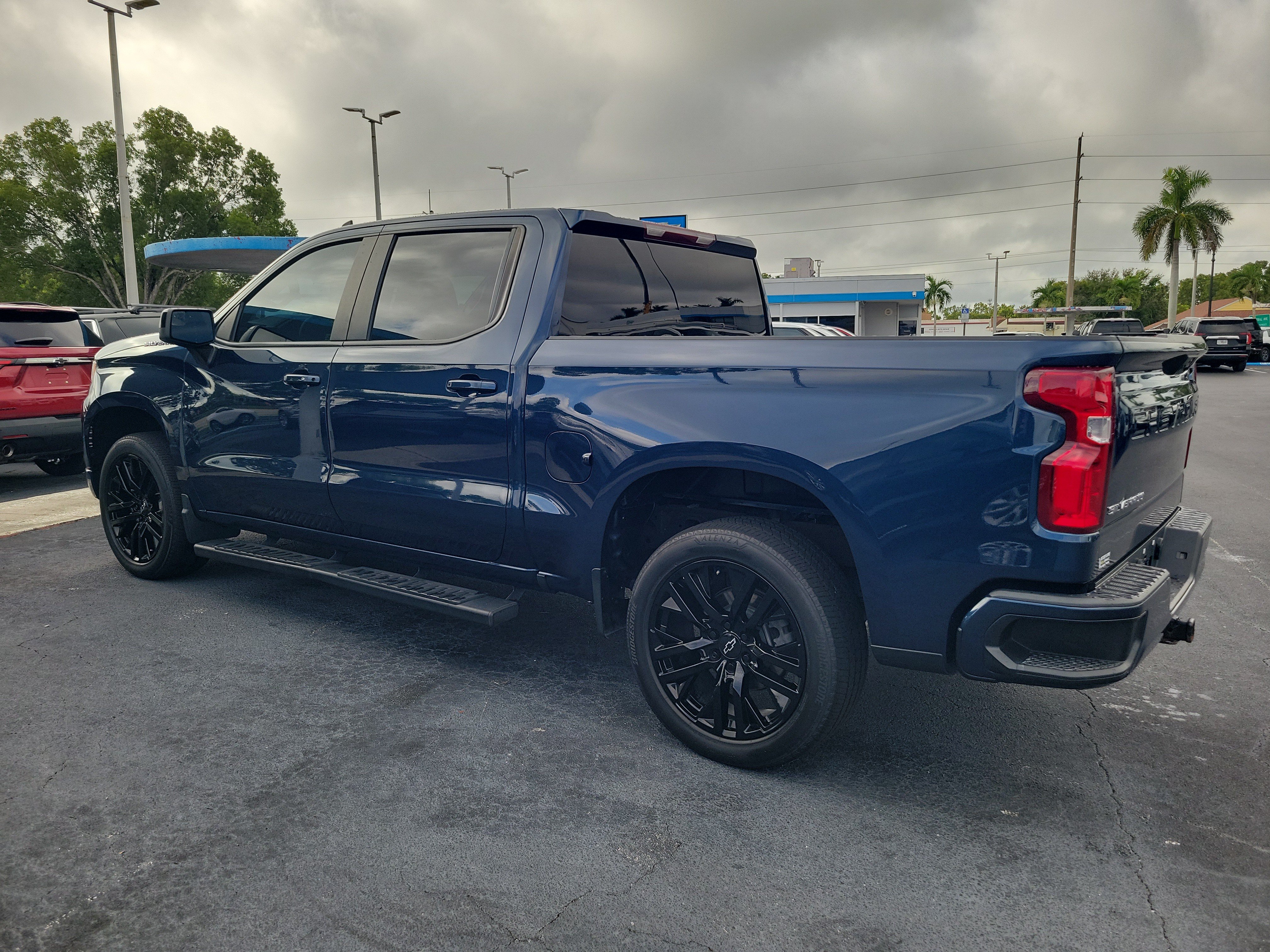 Used 2023 Chevrolet Silverado 1500 RST AWD/4WD image 3