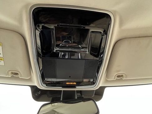 Used 2015 Land Rover Range Rover Sport SE image 46