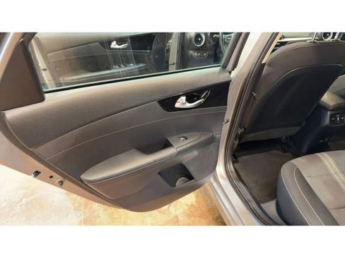 Used 2024 Kia Forte GT-Line image 13