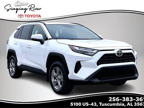Used 2025 Toyota RAV4 XLE image 1