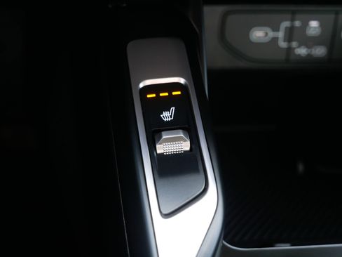 Certified 2025 Kia Sorento S w/ Panoramic Sunroof Package image 28