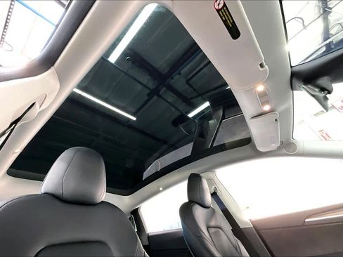 Used 2023 Tesla Model Y Performance image 25