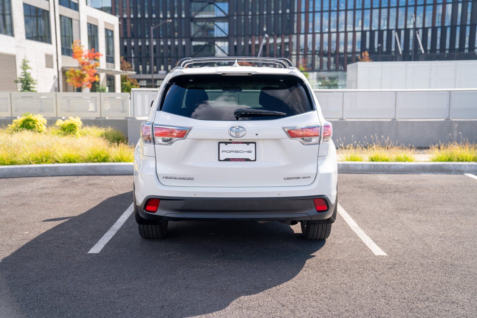 Used 2016 Toyota Highlander Limited AWD/4WD image 7