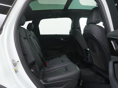 Used 2021 Audi Q7 3.0T Premium Plus image 13