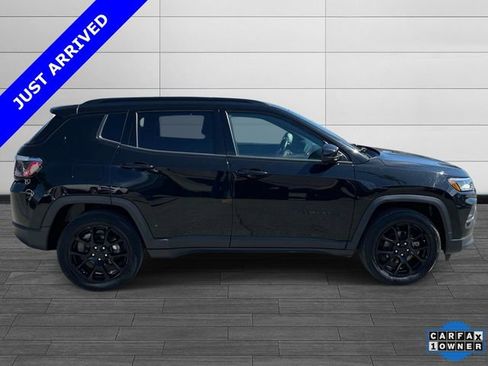 Certified 2022 Jeep Compass Latitude w/ Convenience Group AWD/4WD image 3