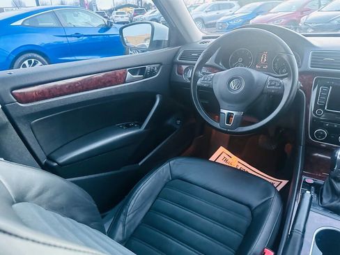 Used 2013 Volkswagen Passat 2.5 SEL Premium image 14