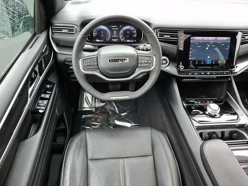 Certified 2023 Jeep Wagoneer 4WD w/ Premium Group I image 9