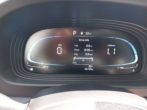 Used 2023 Hyundai Venue Limited FWD image 9