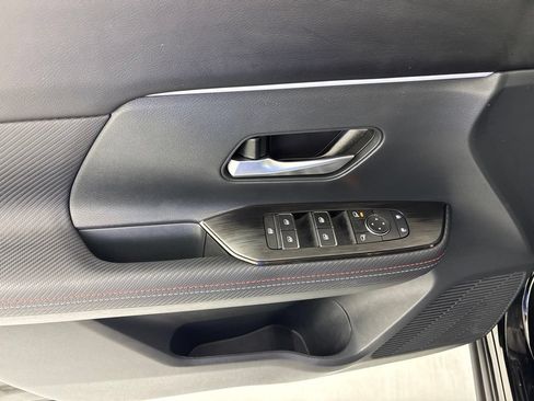 Certified 2025 Nissan Kicks SR FWD image 24