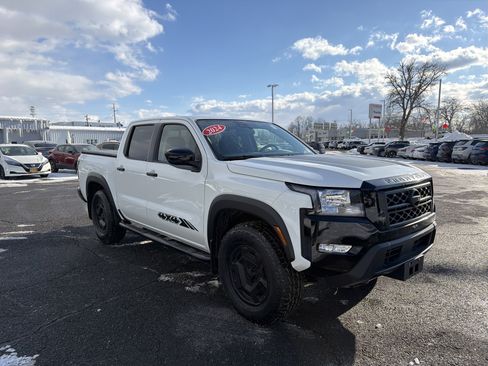 Used 2024 Nissan Frontier SV w/ Hardbody Edition image 3