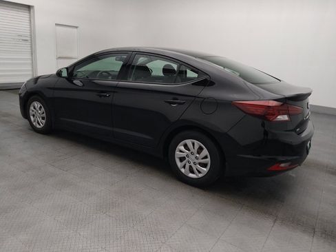 Used 2019 Hyundai Elantra SE w/ Winter Weather Package FWD image 3