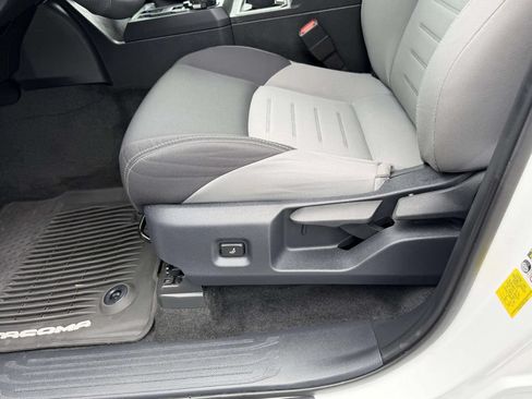 Certified 2025 Toyota Tacoma TRD Sport AWD/4WD image 18