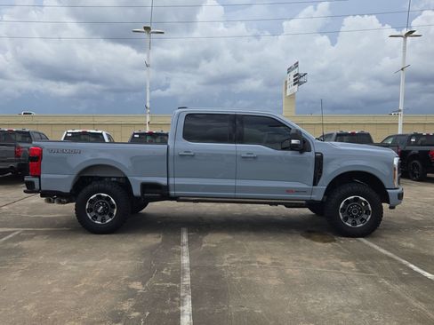 Used 2024 Ford F250 Lariat w/ Lariat Ultimate Package AWD/4WD image 2