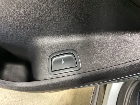 Certified 2025 Buick Enclave Sport Touring AWD/4WD image 36