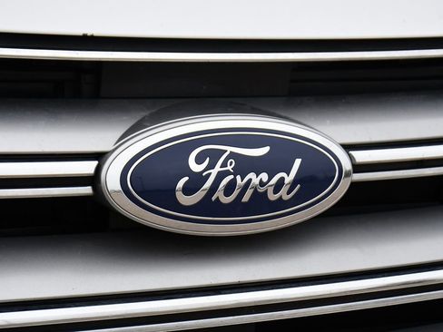 Used 2016 Ford Edge SE image 35