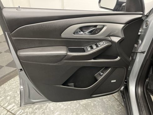 Certified 2023 Chevrolet Traverse LT w/ LT Premium Package image 8