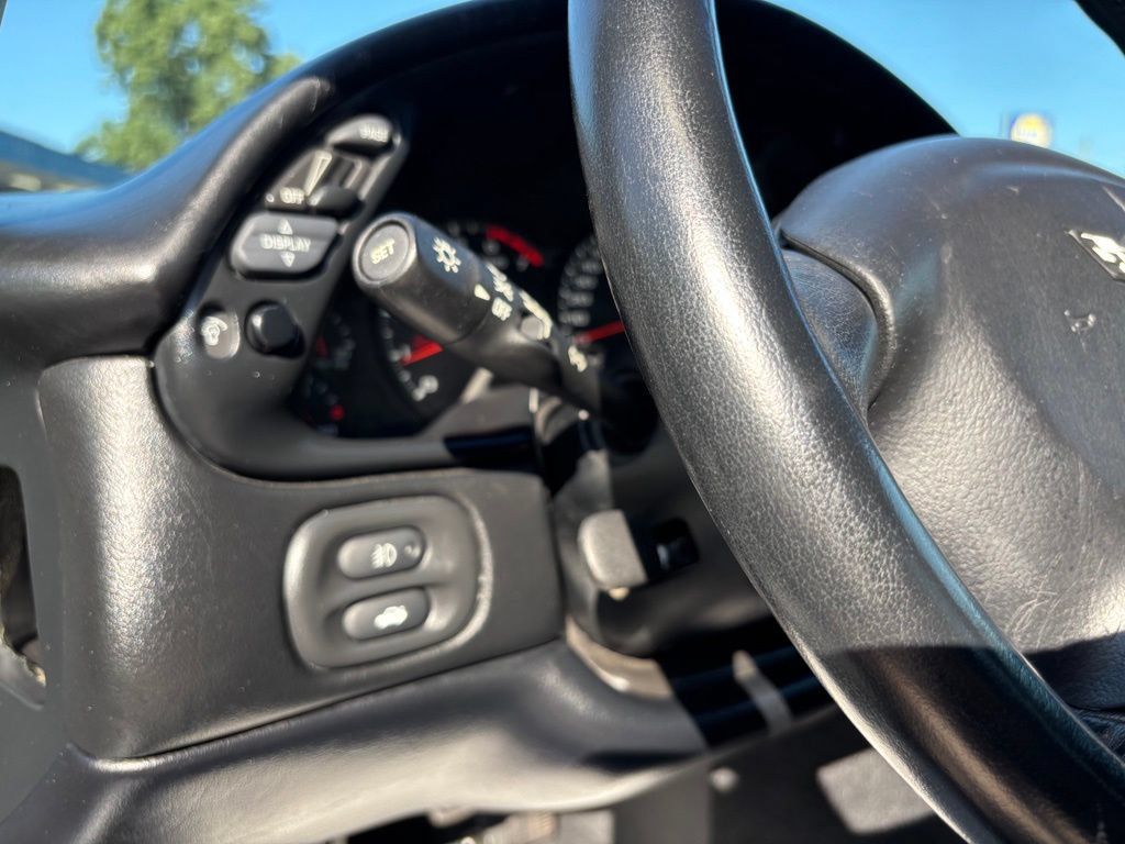 Used 2001 Chevrolet Corvette Coupe w/ Preferred Equipment Group2 RWD image 29