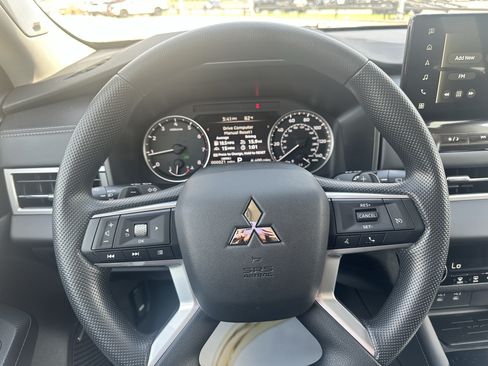 New 2026 Mitsubishi Outlander ES AWD/4WD image 11