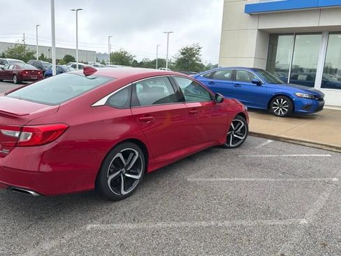 Used 2018 Honda Accord Sport image 4
