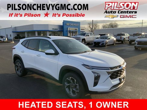 Used 2025 Chevrolet Trax LT w/ LT Convenience Package image 1