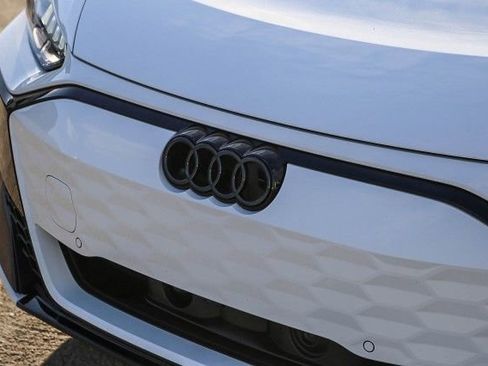 New 2025 Audi RS e-tron GT performance image 5