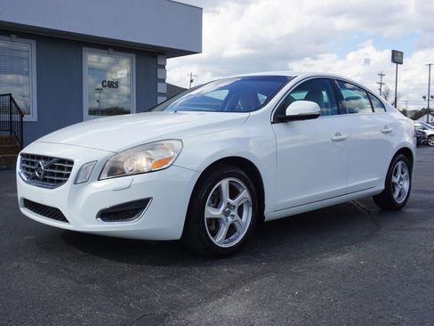 Used 2013 Volvo S60 T5 image 1
