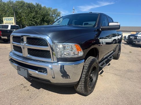 Used 2018 RAM 2500 Tradesman w/ Chrome Appearance Group AWD/4WD image 4