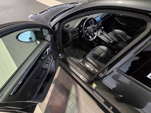 Used 2018 Porsche Macan image 18