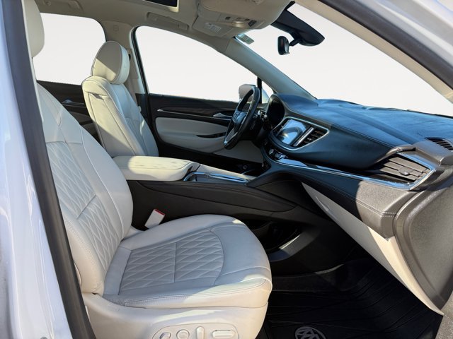 Used 2023 Buick Enclave Avenir w/ Avenir Technology Package AWD/4WD image 15