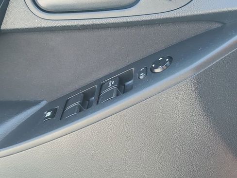 Used 2011 MAZDA MAZDA3 i Sport image 21