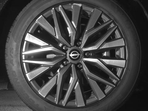 Used 2025 Nissan Altima 2.5 SV FWD image 13