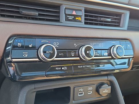 Certified 2025 Honda Pilot Elite image 18