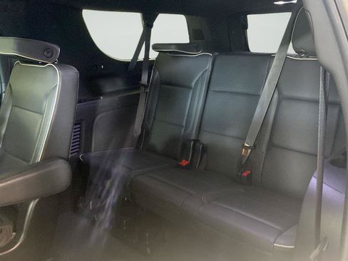 Used 2023 GMC Yukon XL SLT AWD/4WD image 18