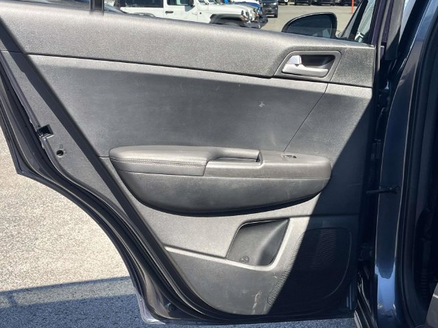Used 2018 Kia Sportage LX AWD/4WD image 16
