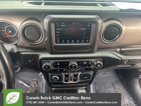 Used 2018 Jeep Wrangler Unlimited Sport S AWD/4WD image 15