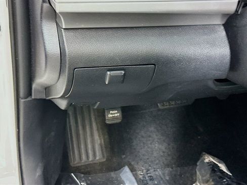 Used 2013 Toyota Camry SE image 15