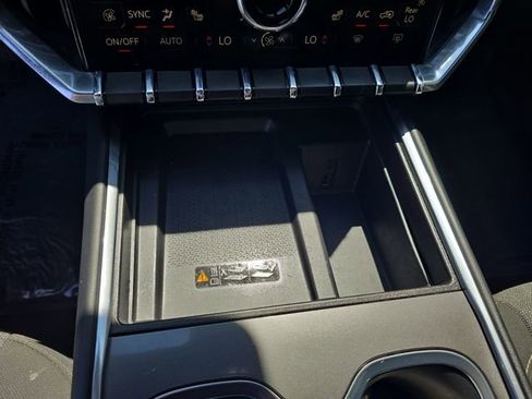 Certified 2025 GMC Acadia Elevation FWD image 22